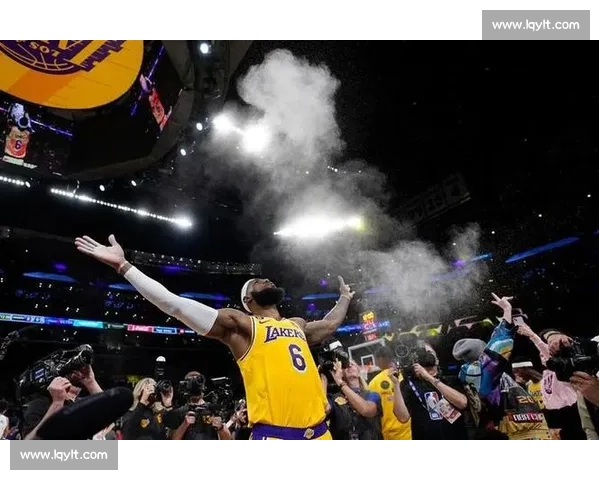 回望詹姆斯经典战役见证时代巨星的巅峰时刻与传奇瞬间篮球史诗篇