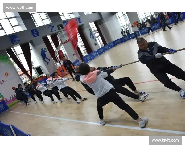 凝心聚力展风采奋勇争先校园拔河比赛简报纪实报道